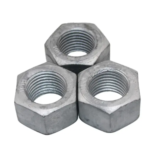 Comment choisir un écrou de blocage hexagonal épais, galvanisé à chaud et qualifié pour des projets structurels extérieurs à long terme ?