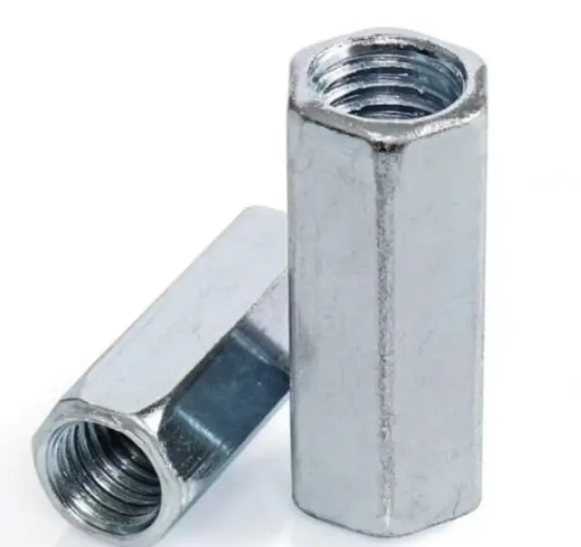Quels sont les avantages de l'écrou de couplage hexagonal DIN6334 en acier au carbone zingué ?